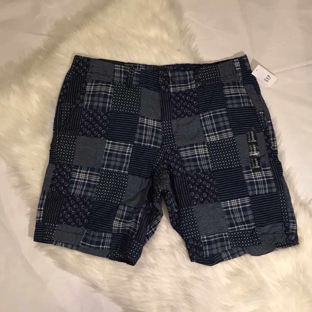 Gap Lived In Short Short Rode Size 35 and 38